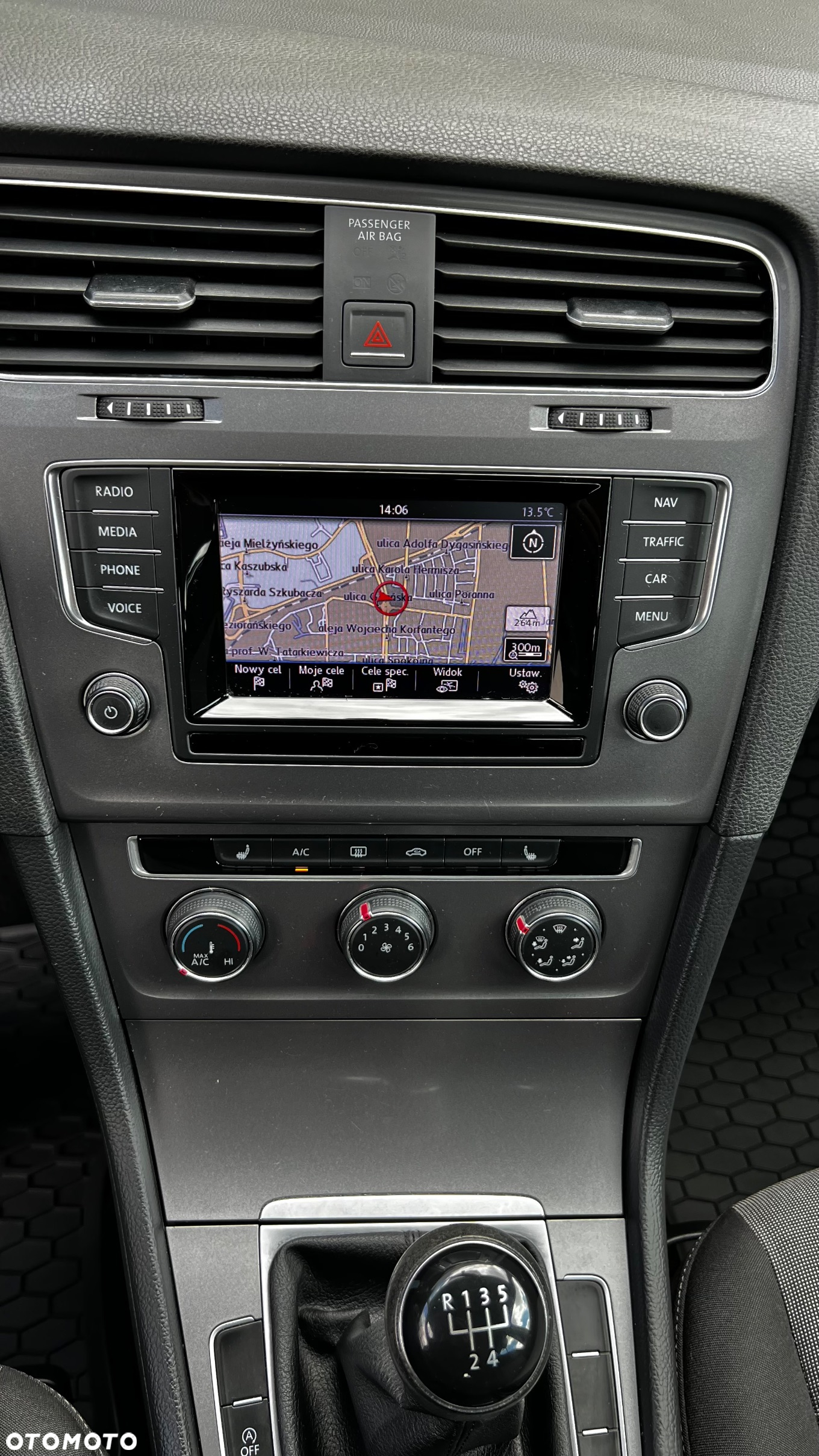 Volkswagen Golf 1.6 TDI BlueMotion Technology Trendline - 32