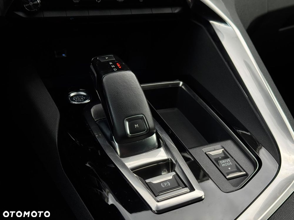 Peugeot 5008 PureTech 130 EAT8 Stop & Start Roadtrip - 31