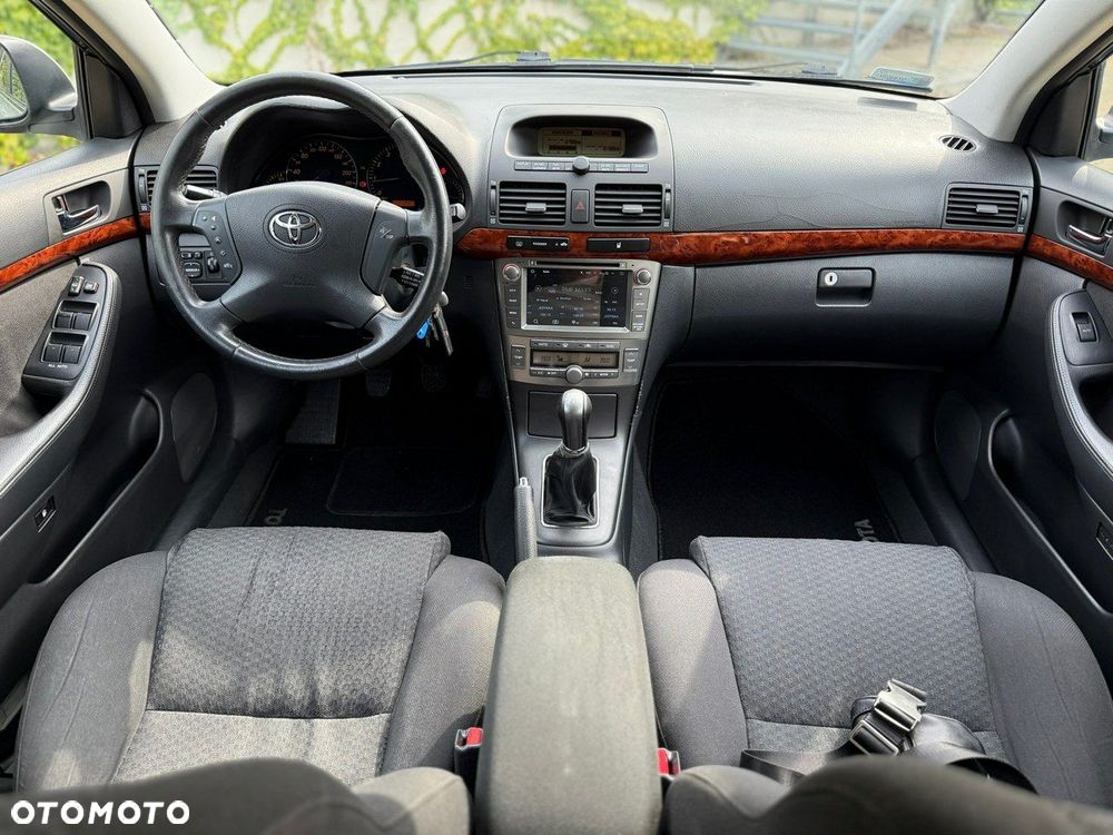 Toyota Avensis 2.0 VVT-i Combi Executive - 6