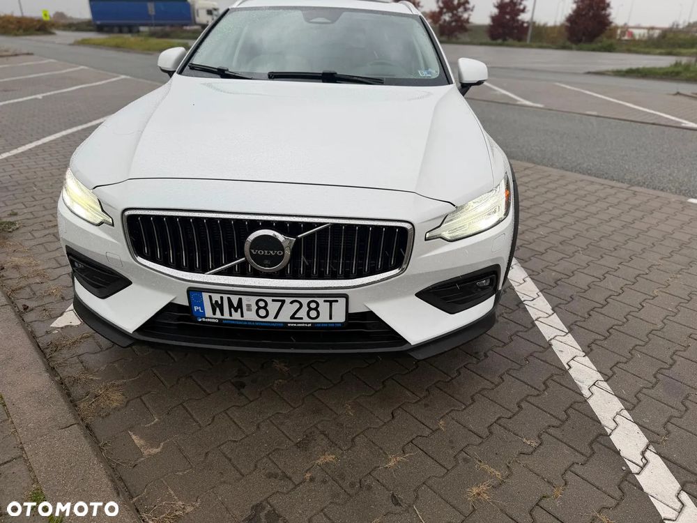 Volvo V60 Cross Country B5 B AWD Ultimate - 5