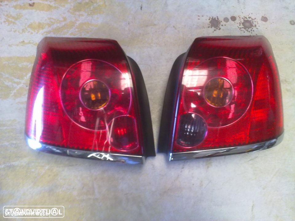 Farolins Toyota Avensis 2006 (4 PORTAS) - 1