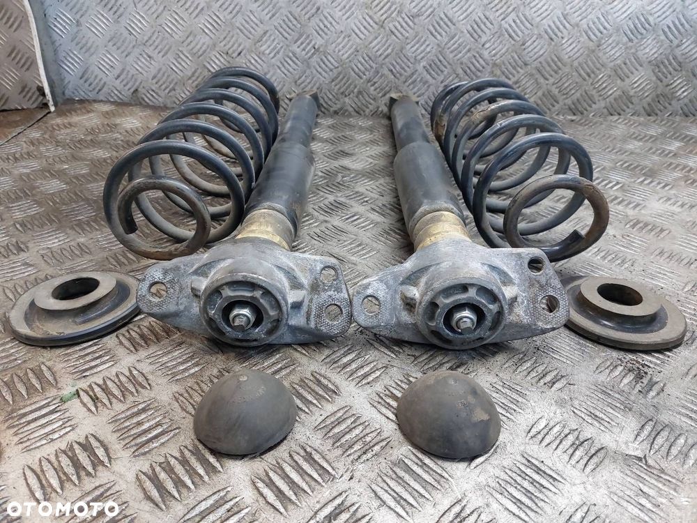 AMORTYZATORY + SPRĘŻYNY TYŁ KOMPLET VOLKSWAGEN GOLF V HB 3D ID: 237482 - 3