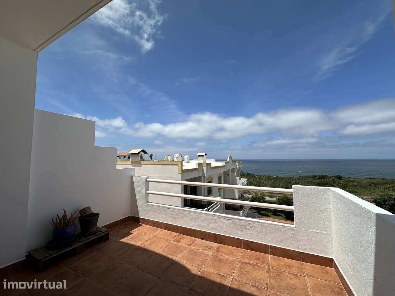 Apartamento T2 totalmente renovado com vista mar em primeira linha - Grande imagem: 2/22