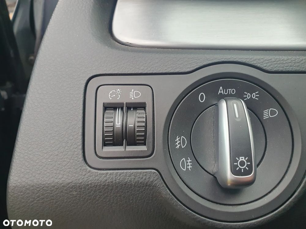 Volkswagen Passat - 8