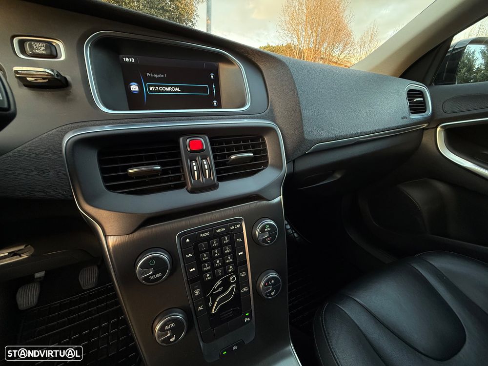 Volvo V40 1.6 D2 Eco Momentum - 6