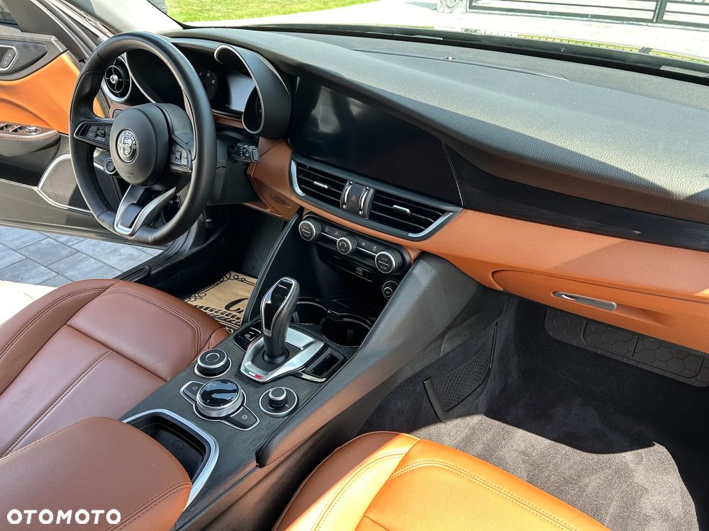 Alfa Romeo Giulia - 20