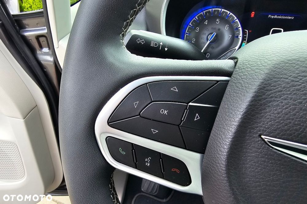 Chrysler Pacifica - 18