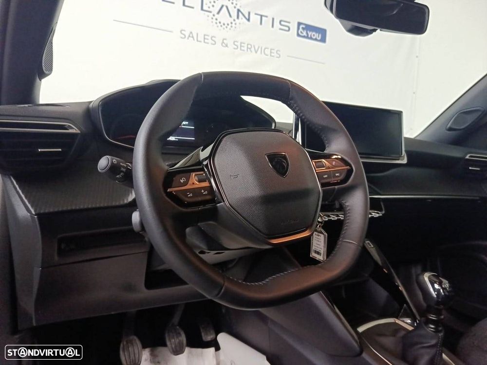 Peugeot 2008 1.2 PureTech Style - 12