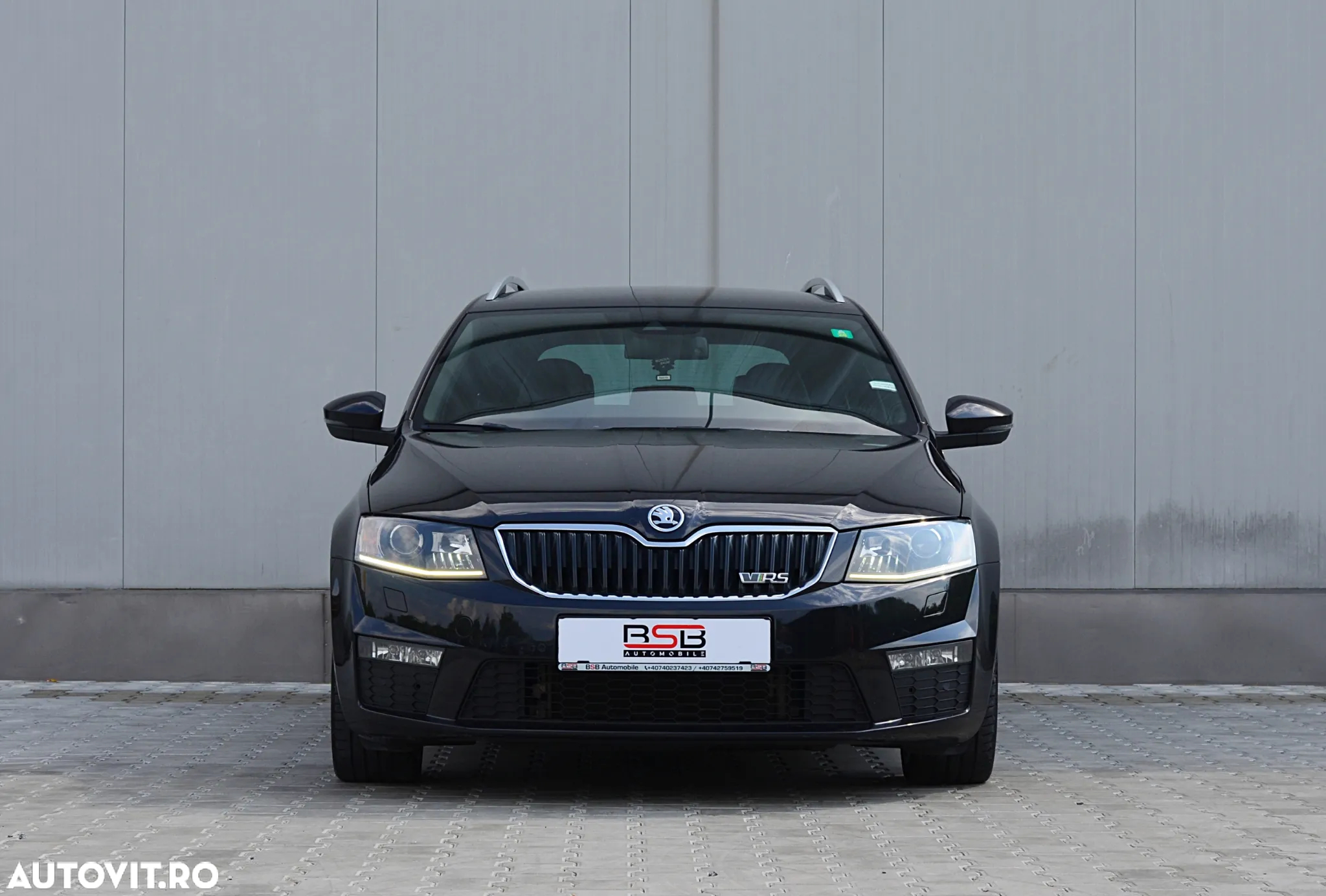 Skoda Octavia Combi 2.0 TDI DSG RS - 2