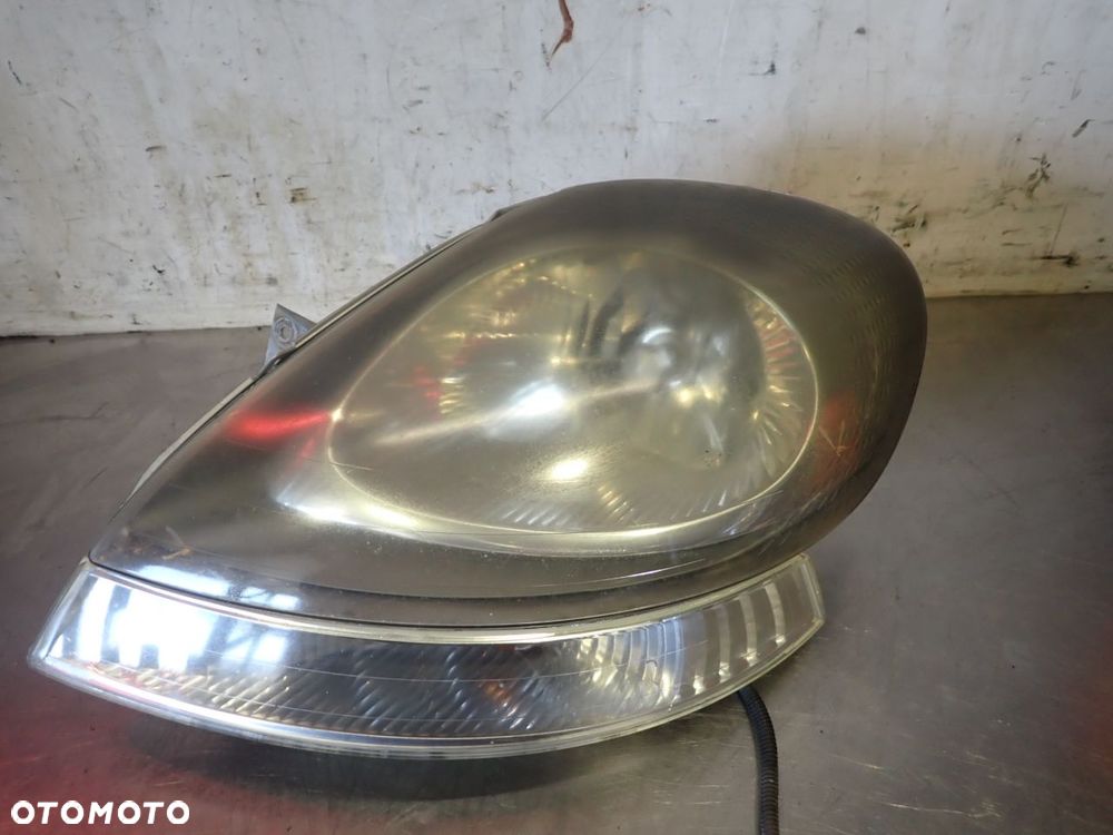 LAMPA LEWA PRZEDNIA RENAULT TRAFIC II 1.9 - 1