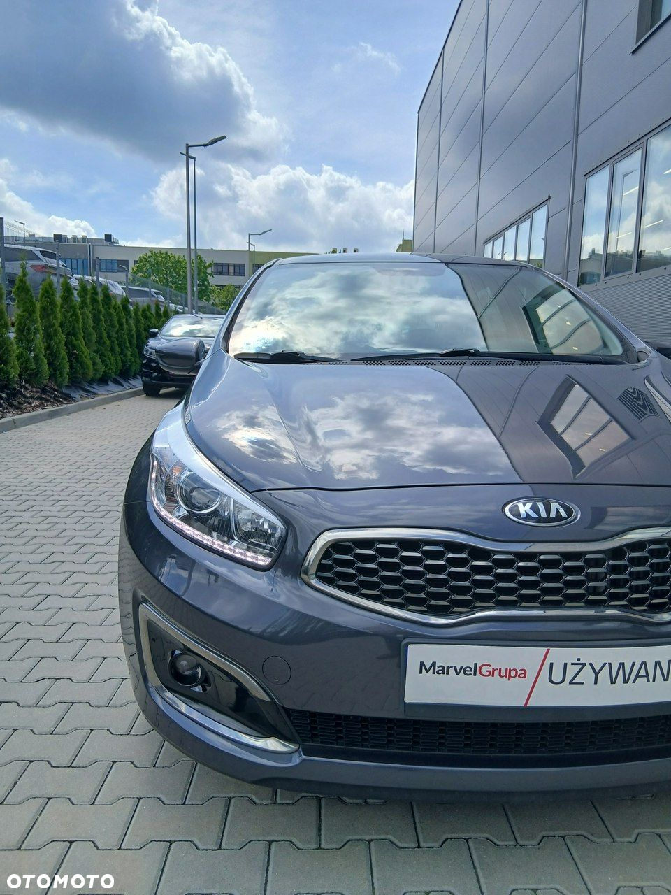 Kia Ceed - 11