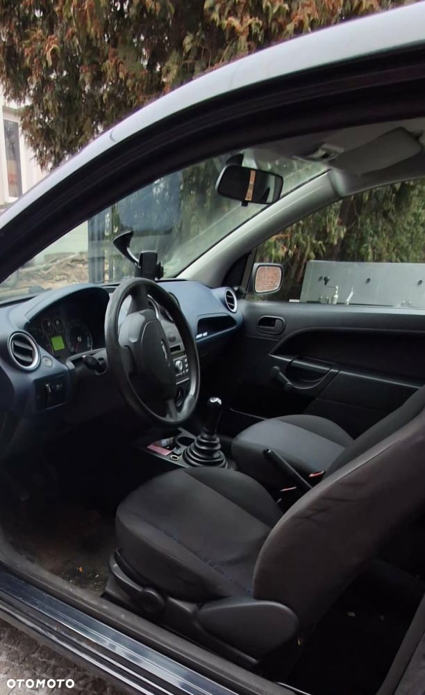 Ford Fiesta - 6