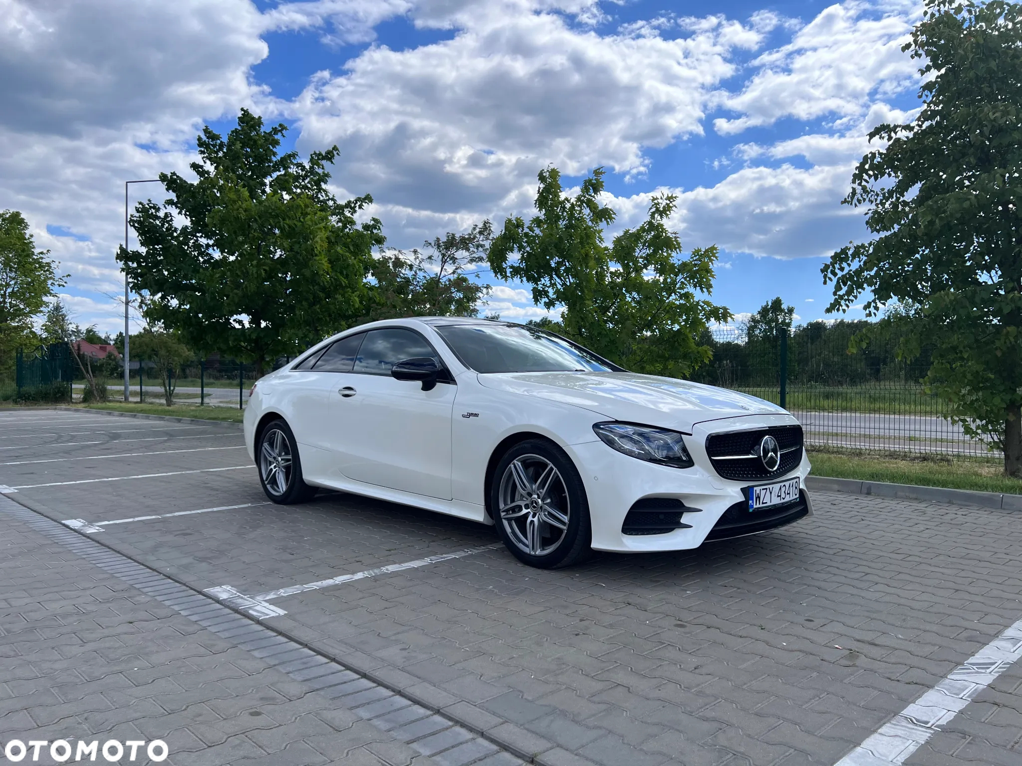 Mercedes-Benz Klasa E 400 4Matic Coupe 9G-TRONIC AMG Line - 10