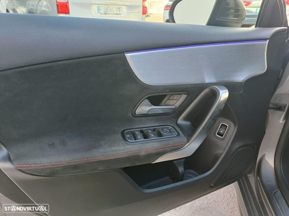Mercedes-Benz A 250 e AMG Line - 12