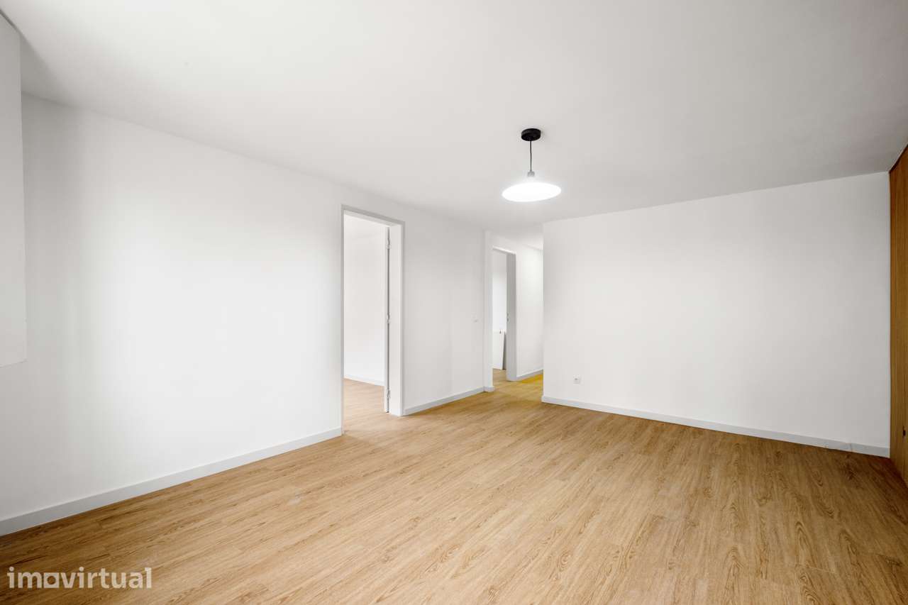 T2+1 renovado na Mouraria | 78 m² ABP | 3 quartos independentes - Grande imagem: 3/26