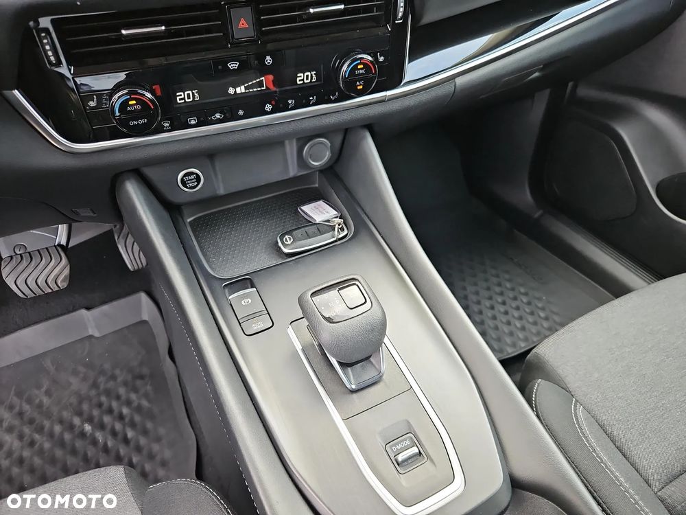 Nissan Qashqai 1.3 DIG-T mHEV N-Connecta Xtronic - 16