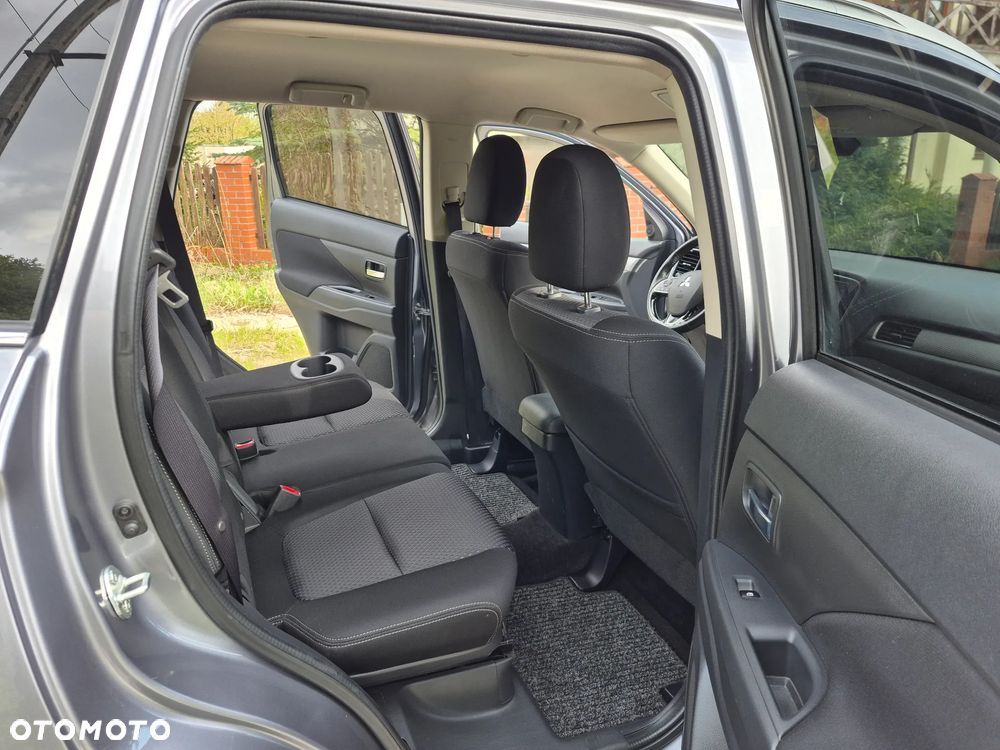Mitsubishi Outlander 2.2 DI-D 2WD Plus - 16