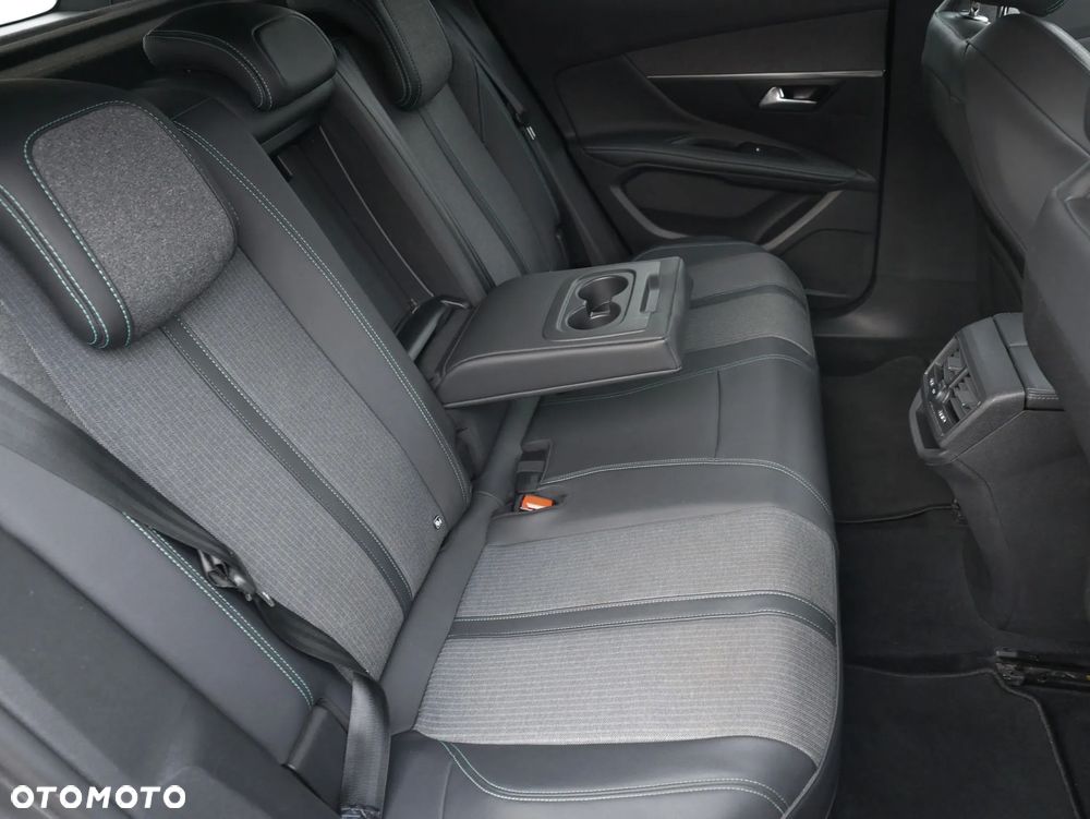 Peugeot 3008 1.6 PureTech HYbrid4 GT S&S EAT8 - 23