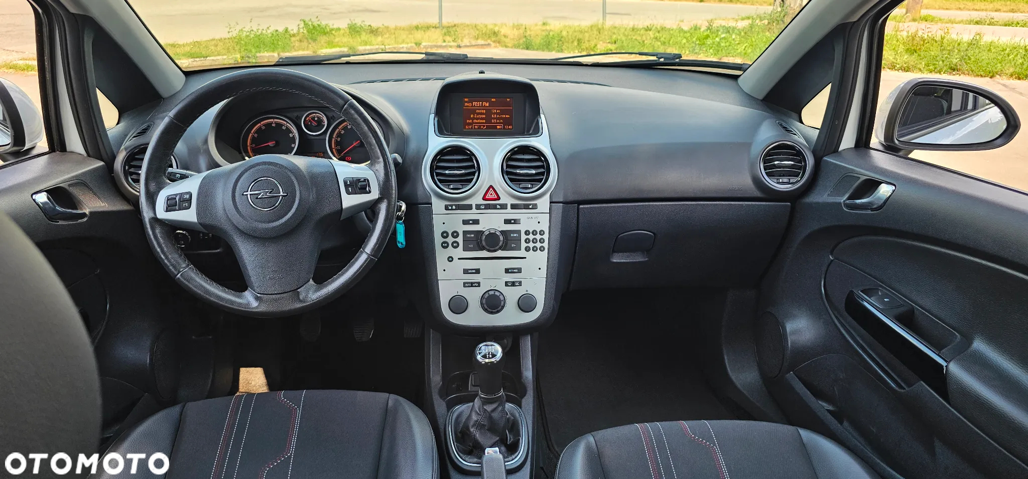 Opel Corsa 1.4 16V 150 Jahre - 36