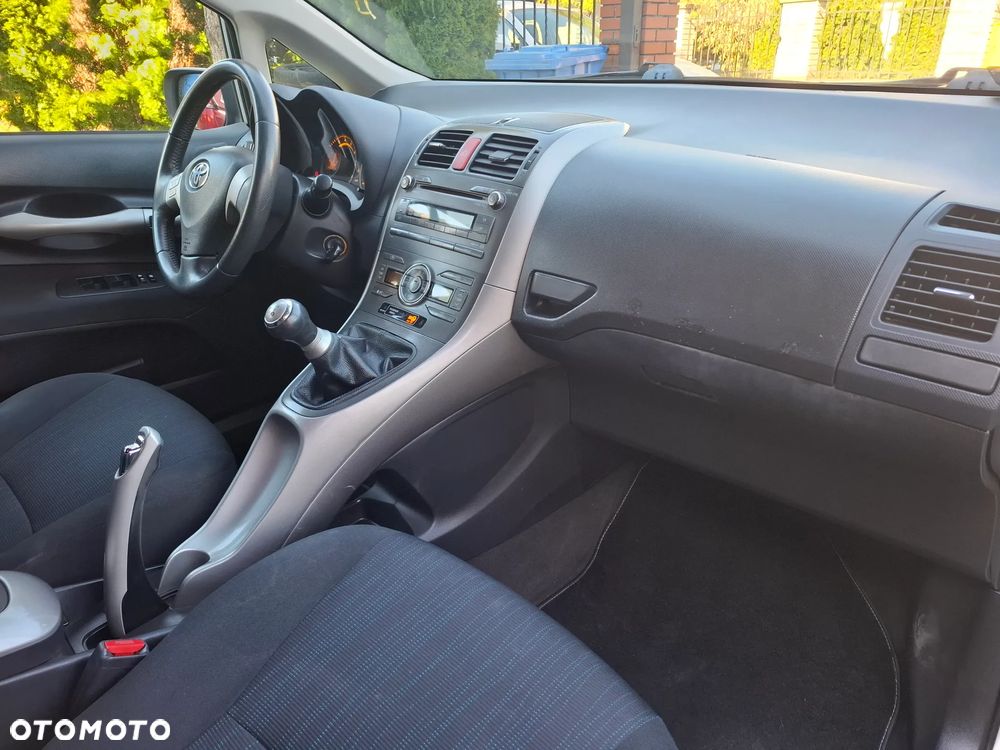 Toyota Auris - 16