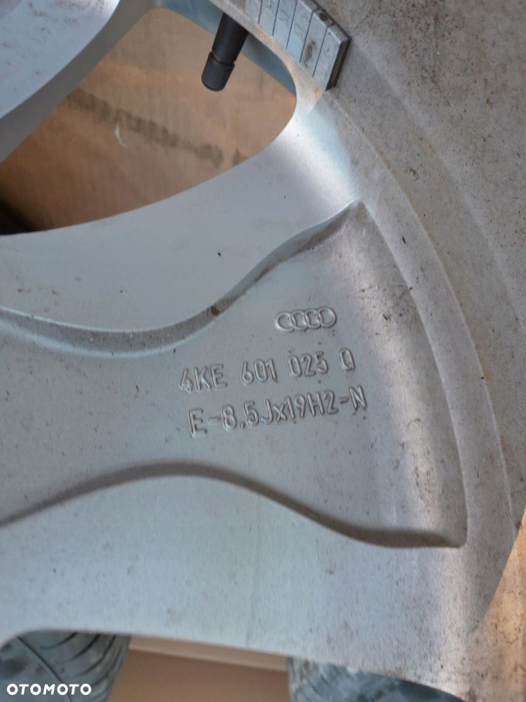 E-TRON Q7 Q8 FELGI KOŁA Z OPONAMI 19" 5x112 255/55 - 9