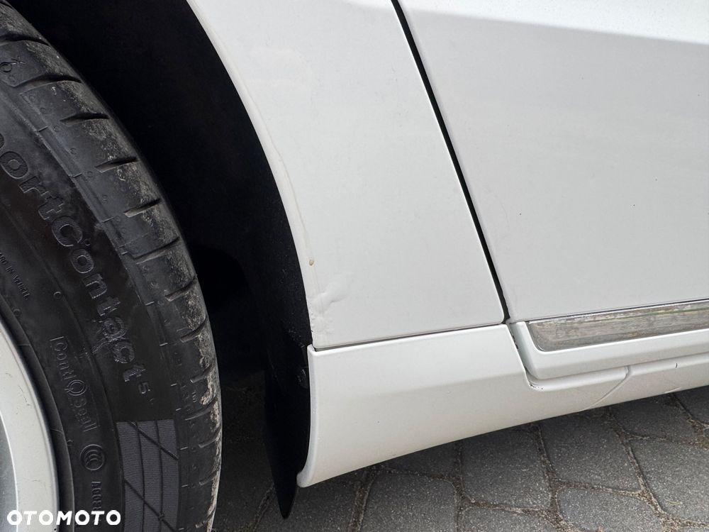 Volkswagen Passat - 12