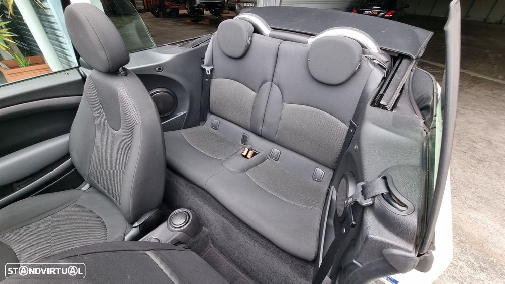 MINI Cabrio Cooper D - 7