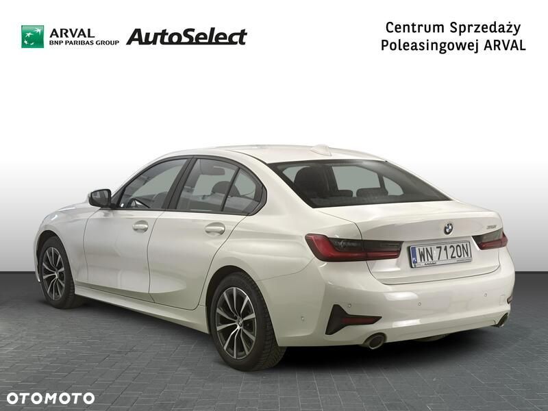 BMW Seria 3 318i - 4