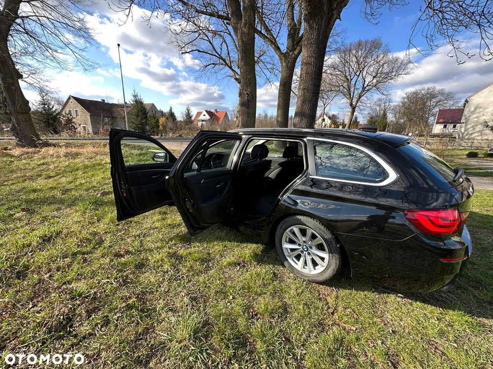 BMW Seria 5 520i Touring - 8