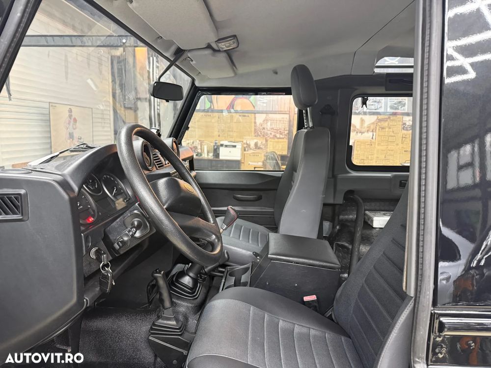 Land Rover Defender 90 2.4TD S/TOP - 16