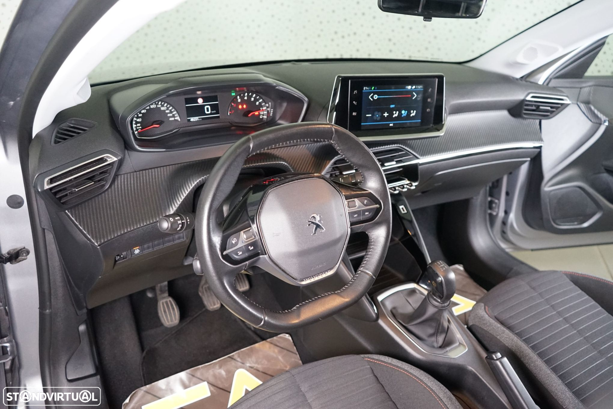 Peugeot 208 1.2 PureTech SE Style - 15