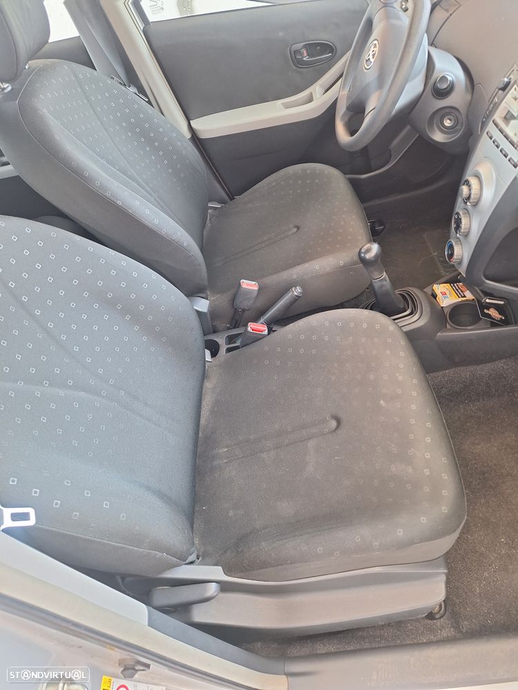 Toyota Yaris - 8