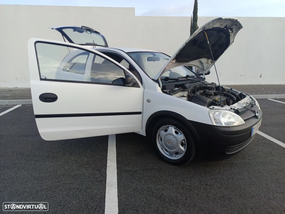 Opel Corsa 1.7 DTi - 11