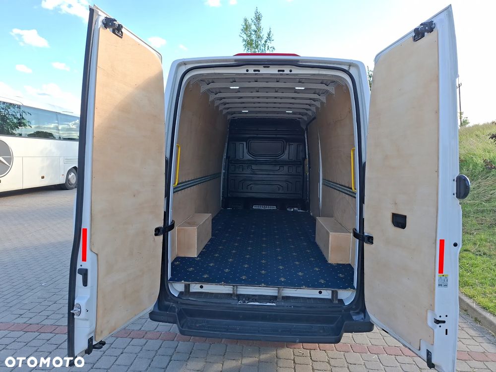 Volkswagen Crafter - 10