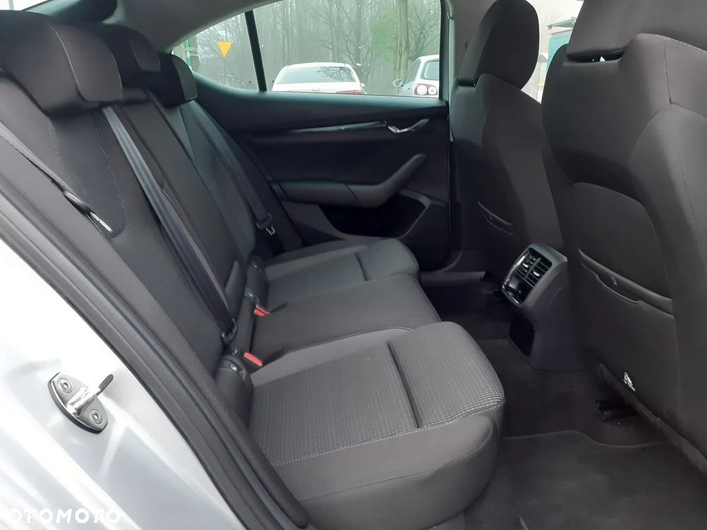 Skoda Octavia 1.5 TSI ACT Ambition - 25