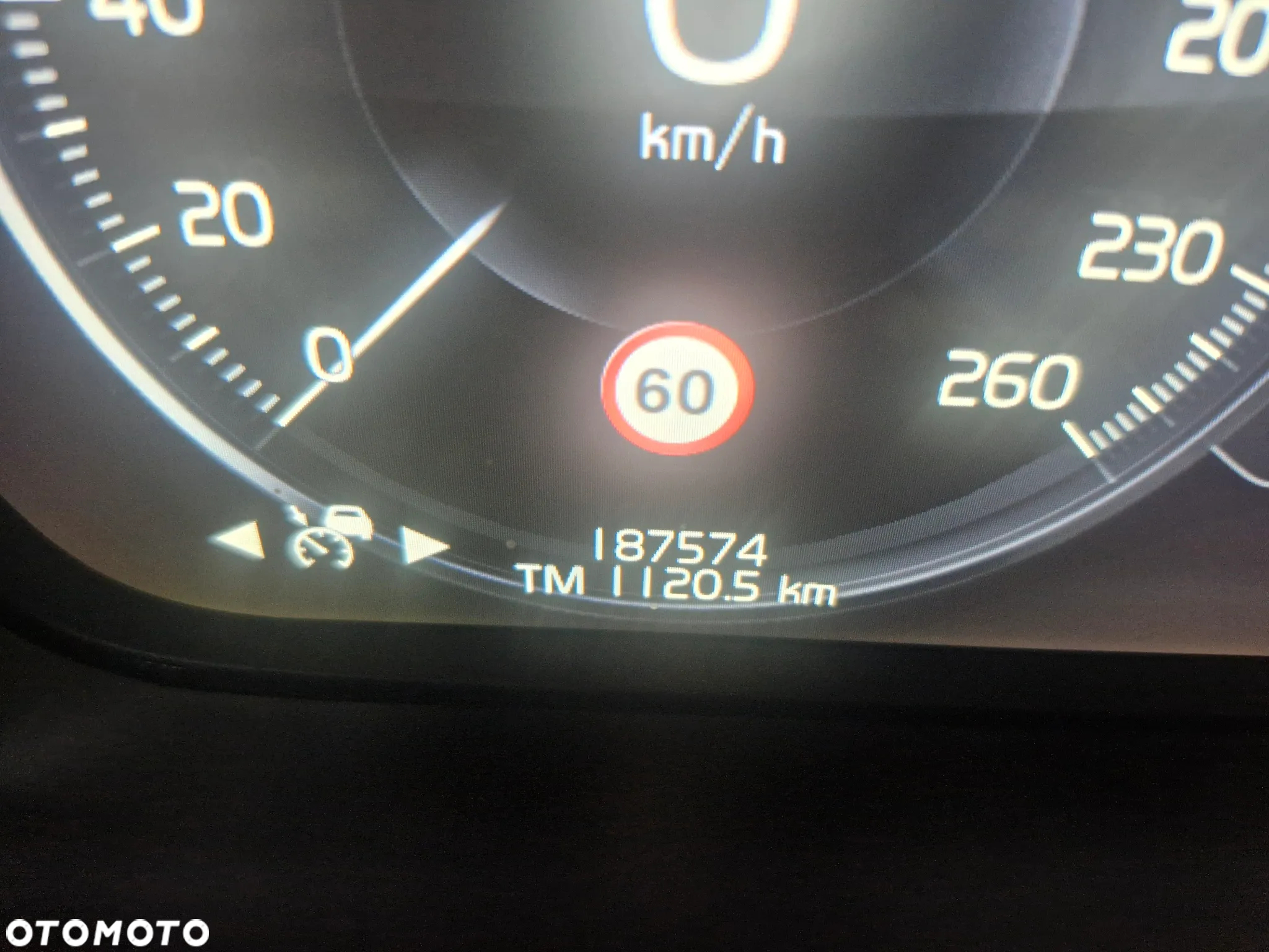 Volvo XC 90 D5 AWD R-Design 7os - 8