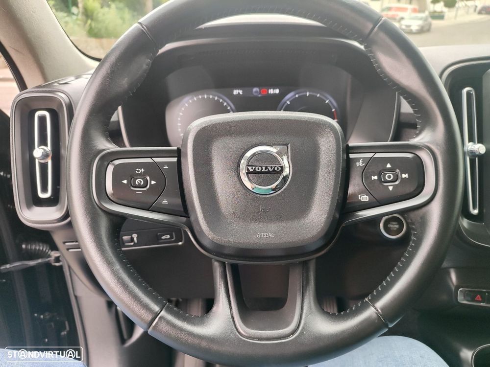 Volvo XC 40 2.0 D3 Momentum Core - 23
