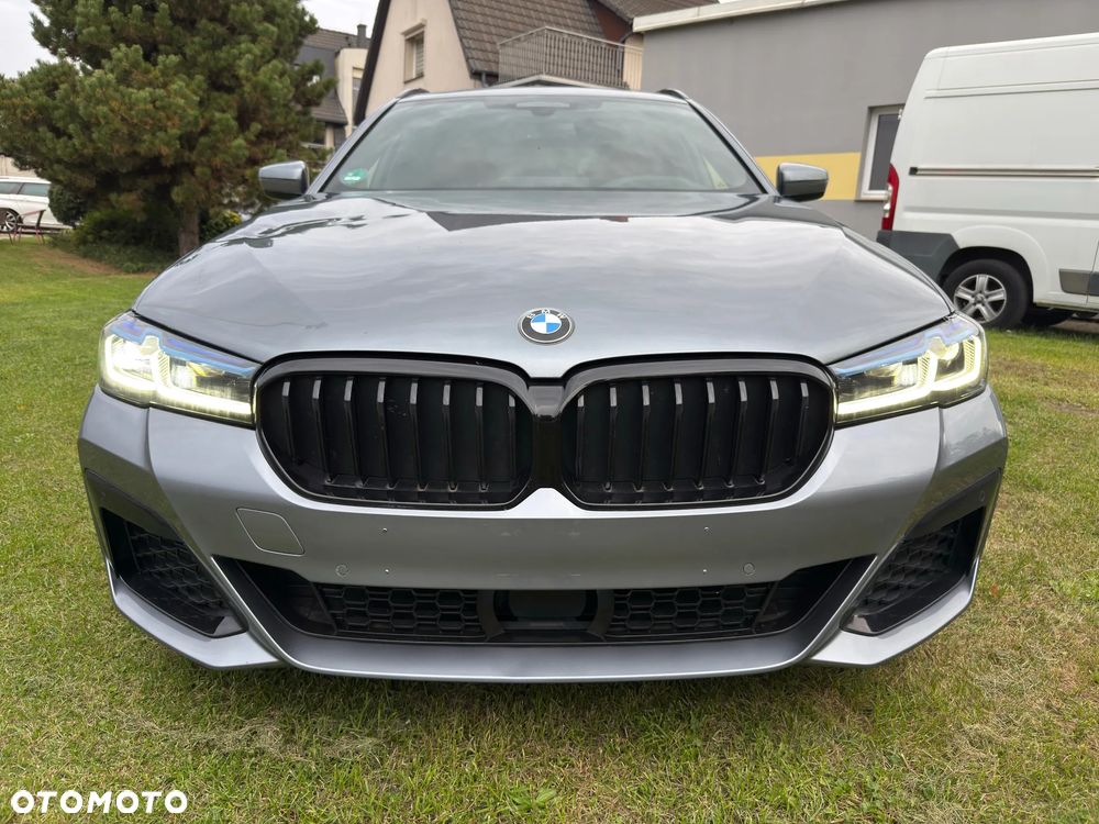 BMW Seria 5 540d xDrive Touring M Sport Edition - 3