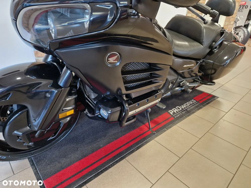 Honda GL - 16