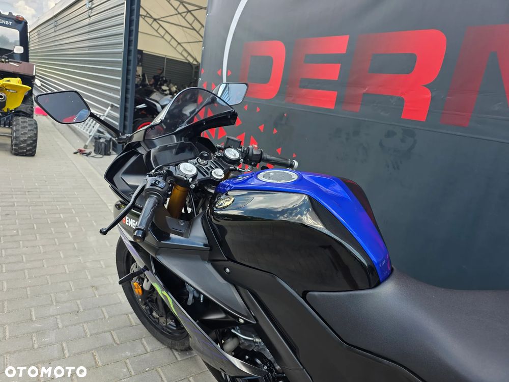 Yamaha YZF - 22