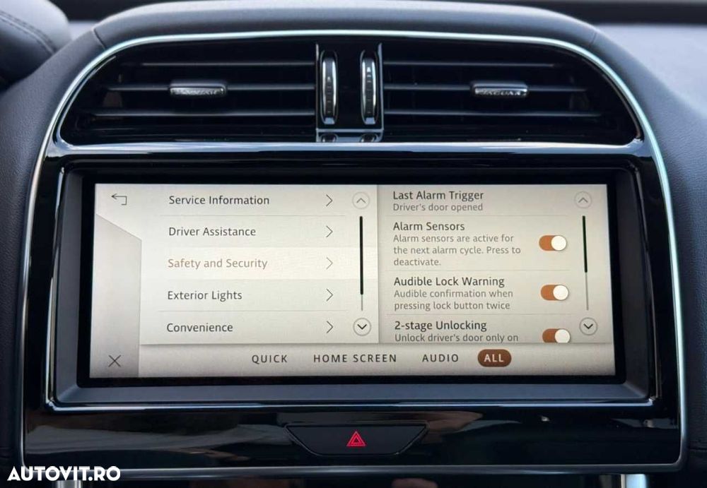 Jaguar XE D200 RWD MHEV R-Dynamic S - 35
