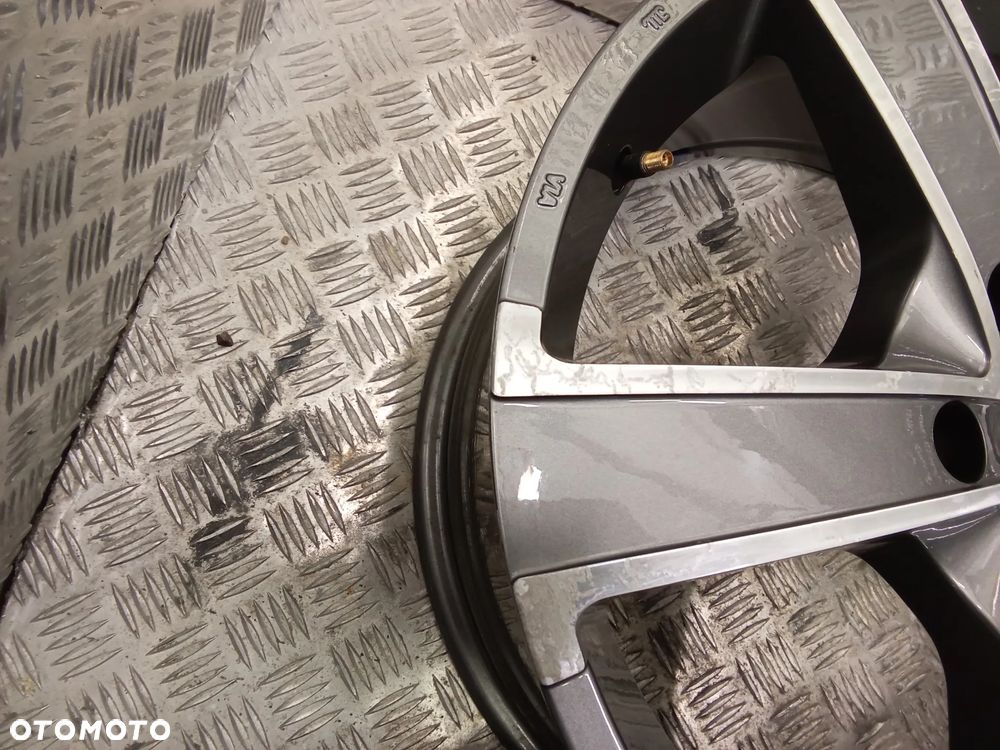 Felgi MOMO ITALY 8Jx18 et30 5x120  BMW INSIGNIA - 10