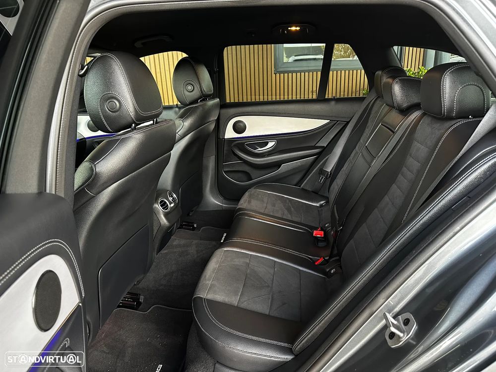 Mercedes-Benz E 300 de AMG Line - 55