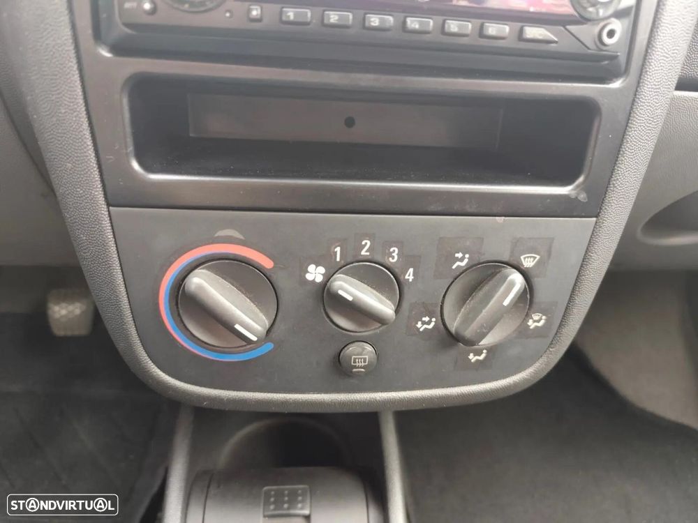 Opel Corsa 1.2 16V Confort - 14