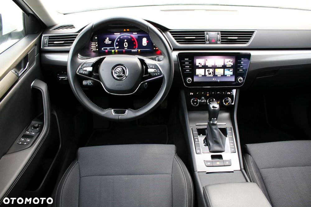 Skoda Superb 2.0 TDI SCR Style DSG - 30
