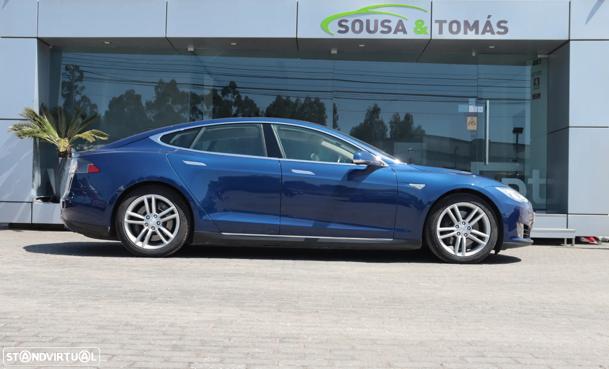 Tesla Model S 90D - 5