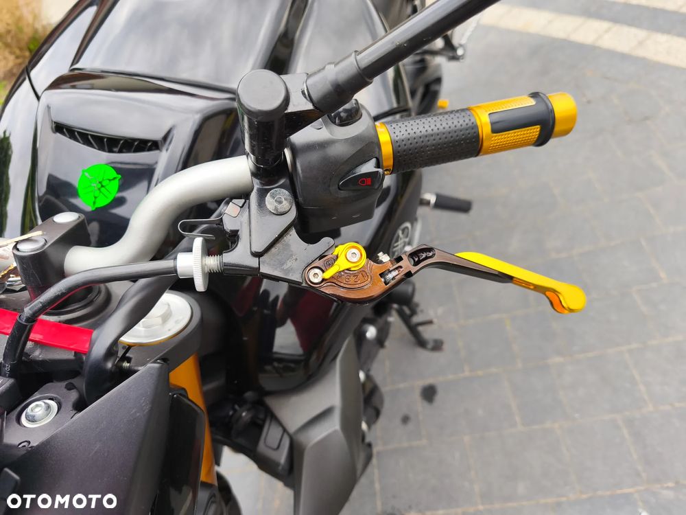 Yamaha FZ - 22
