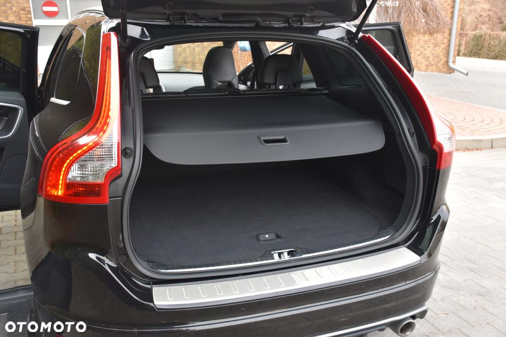 Volvo XC 60 D3 Drive-E R-Design Momentum - 22