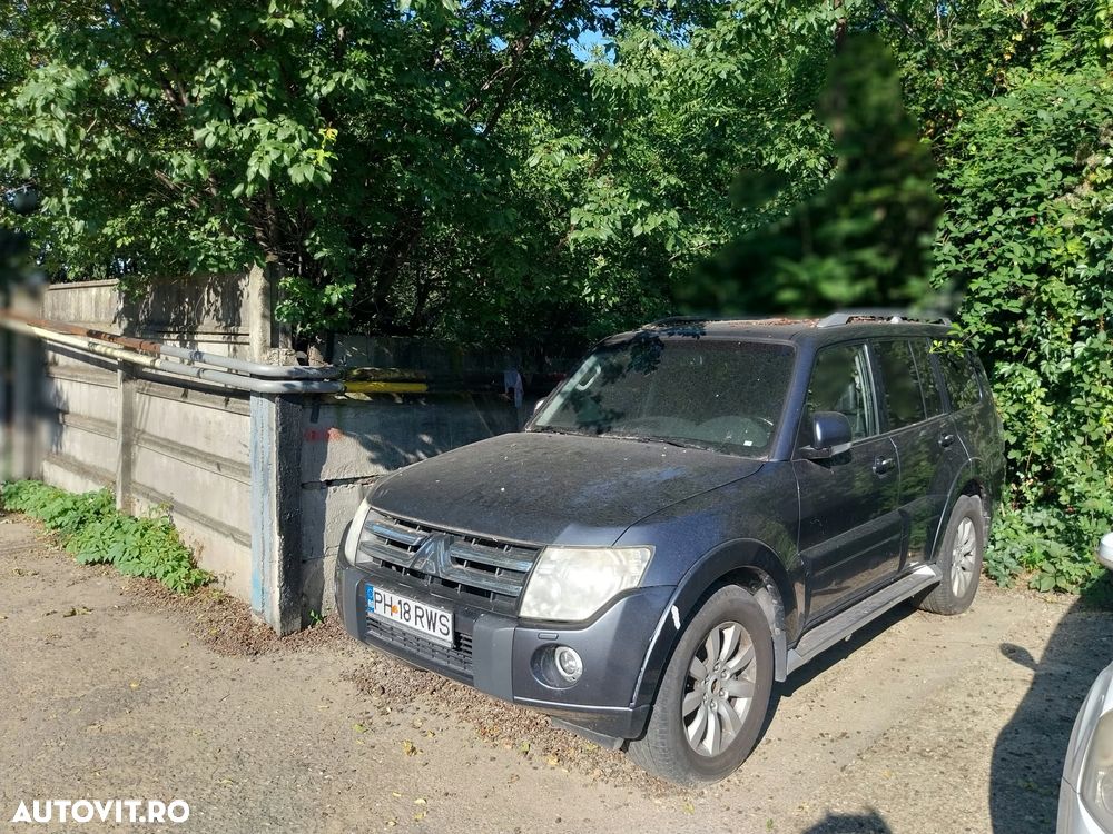 Mitsubishi Pajero - 2