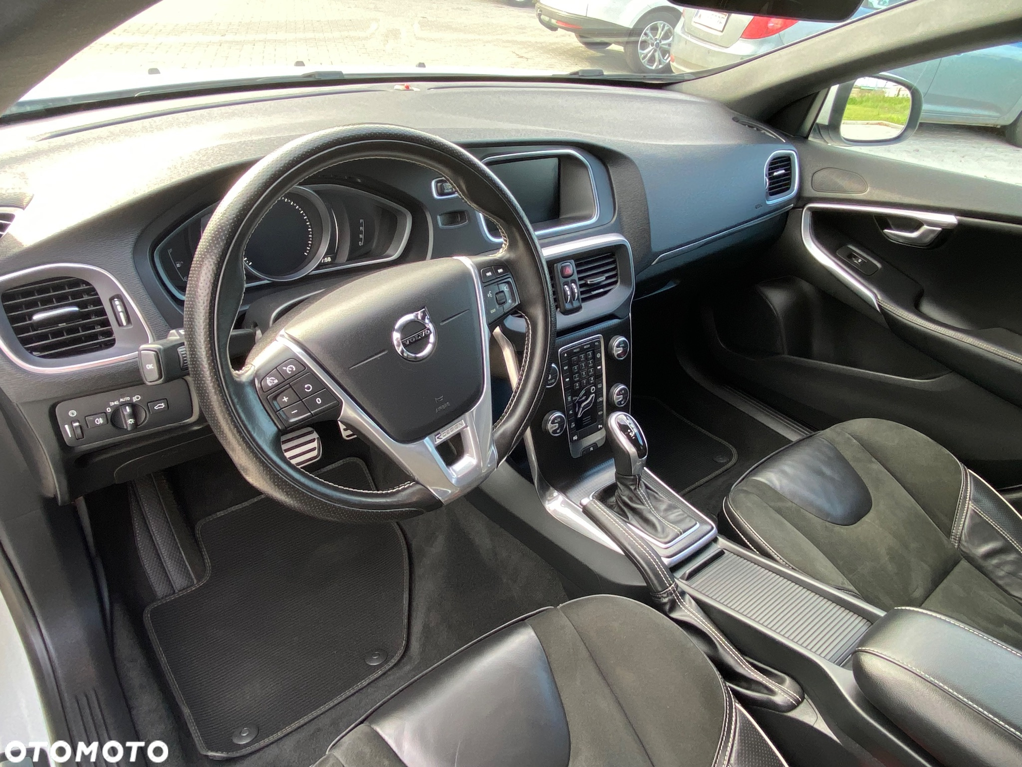 Volvo V40 D2 Drive-E SCR R-Design Momentum - 7